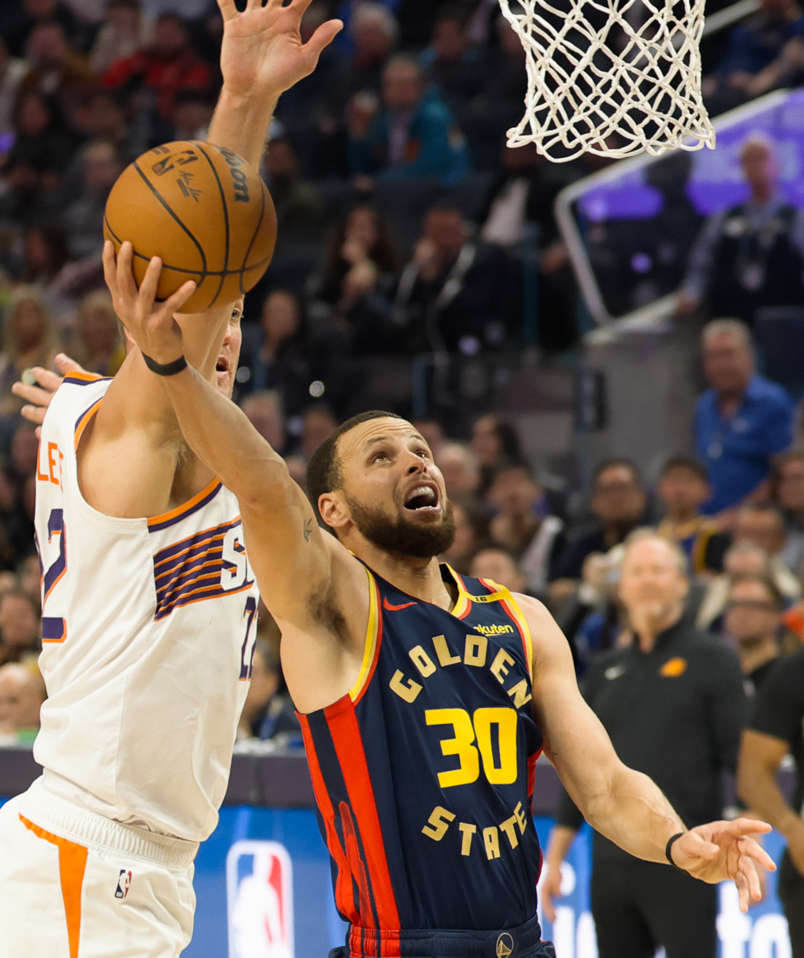 爱游戏体育- 瓦伦西亚清晨临场应变风云突变菲尼克斯太阳转会期防线松动，浓眉哥连续五场比赛得分超过连败瞬间刷屏